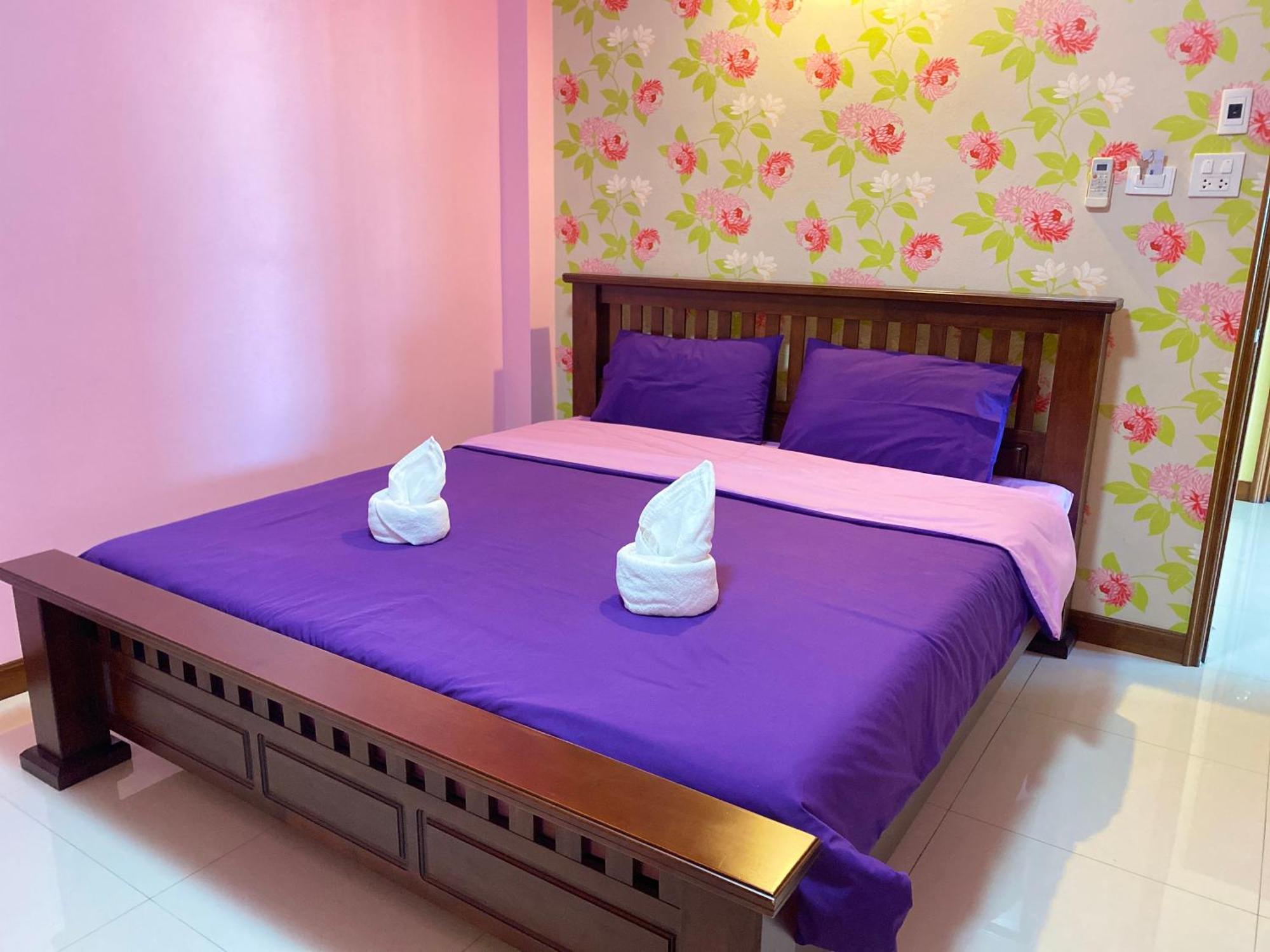 Отель Rak Ban Kerd House Ко-Сичанг Экстерьер фото